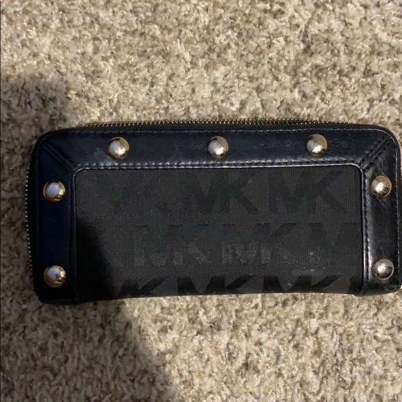 Michael Kors Handbags - Michael Kors Wallet